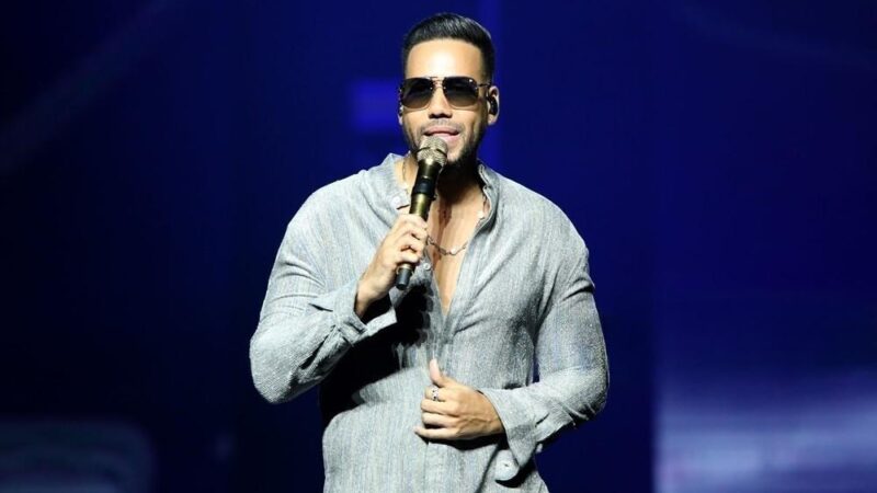 Is Romeo Santos Gay